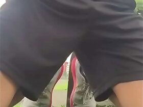 Boy thể thao sục cặc public