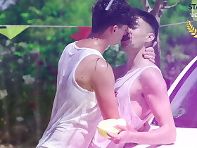 STAXUS ::  We washed my car and my friend couldn't steer clear of it together. Awesome day of fun