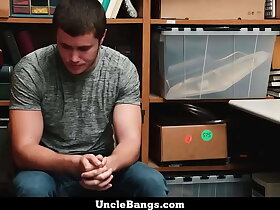 Beefy Stud Got Fucked By Well-pleased Mall Policeman