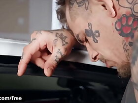 Alt Inked (Bo Sinn) makes corporate remain true to his lil bottem in the parking lot - Bromo