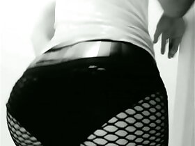 Undressing with latex