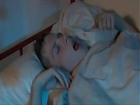 Garotão sendo traçado por universitário